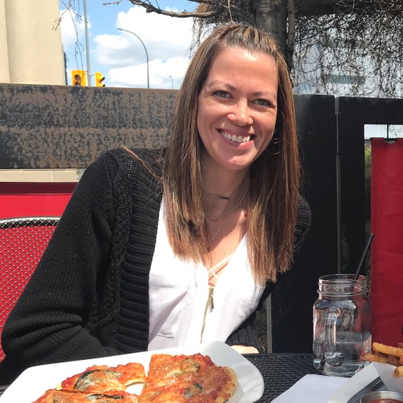 Meet your Posher, Stacy - Picture 2 of 4